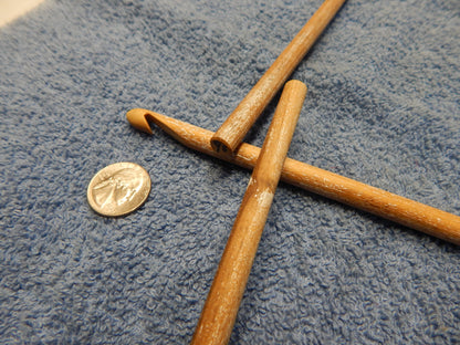 9.5 mm Reclaimed Wooden with White Patina Crochet Hook (Almost an N Hook)